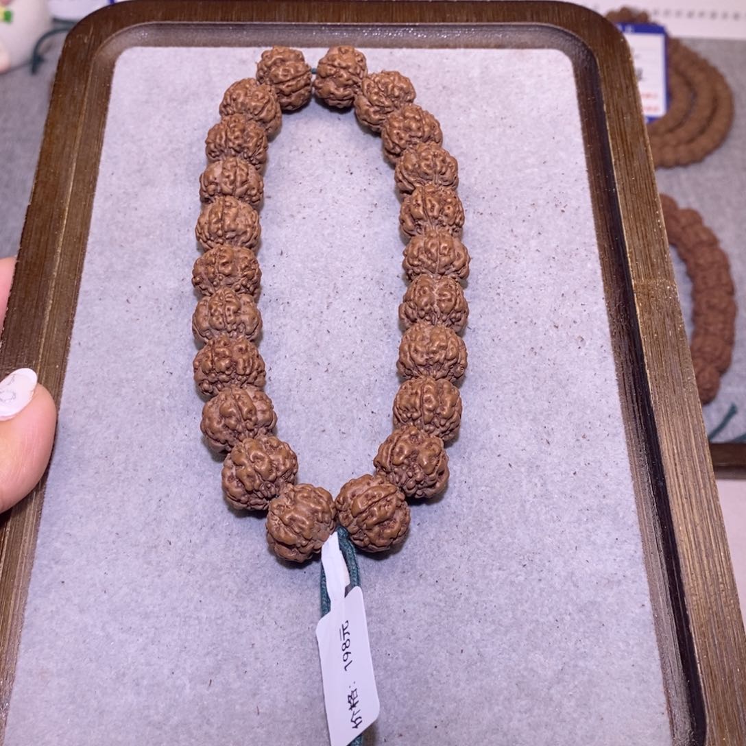 金刚菩提手串玉皮方墩梅花