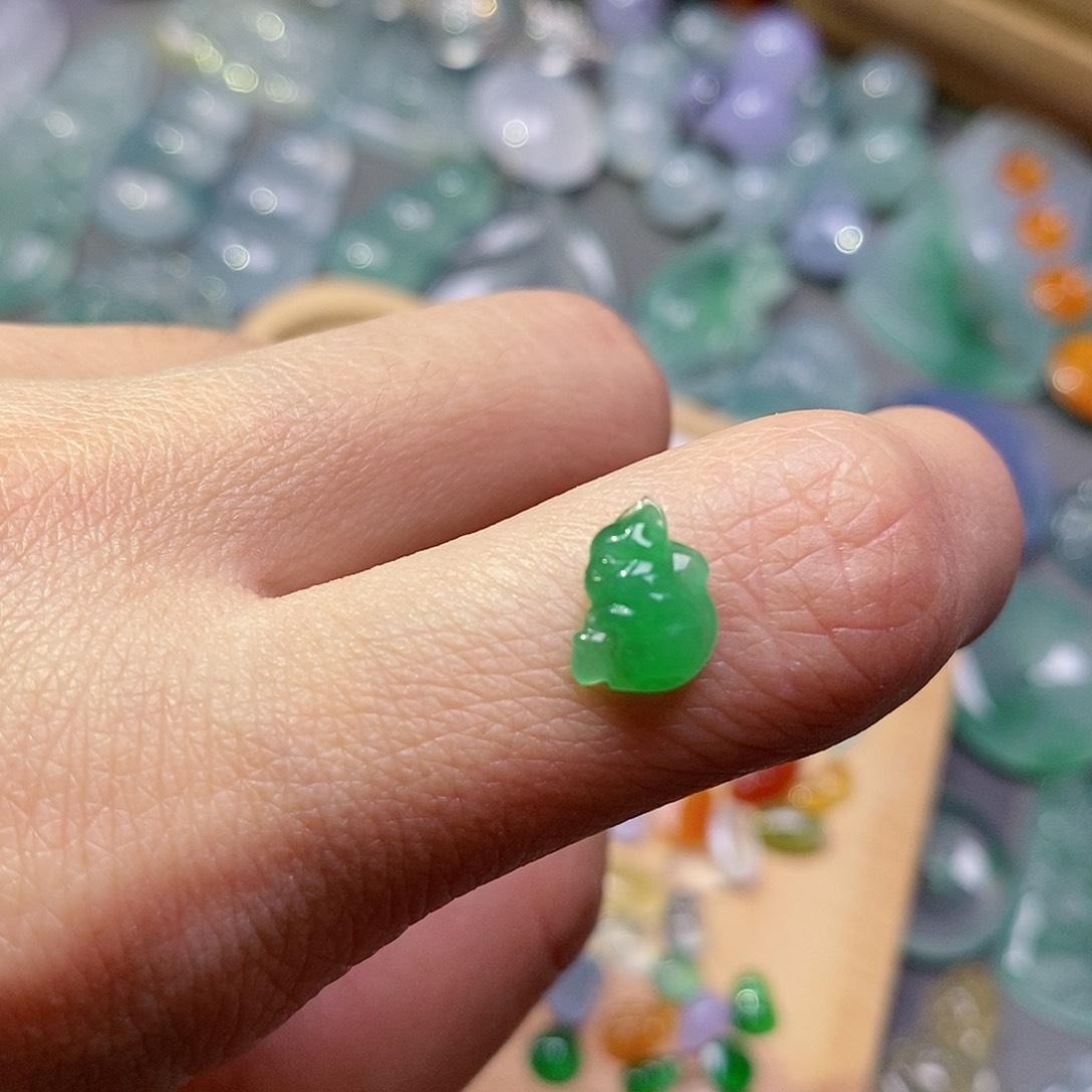 翡翠颈饰未镶嵌翡翠