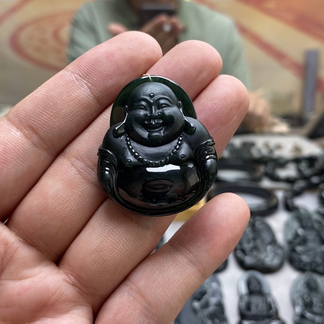 翡翠未镶嵌颈饰佛公