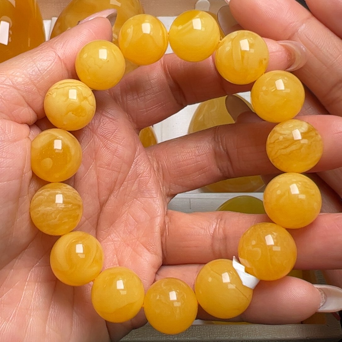 蜜蜡手链未镶嵌无烤色无优化无补胶焦皮料
