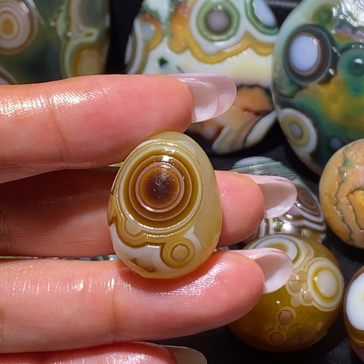 玛瑙/玉髓未镶嵌珠宝奇石85