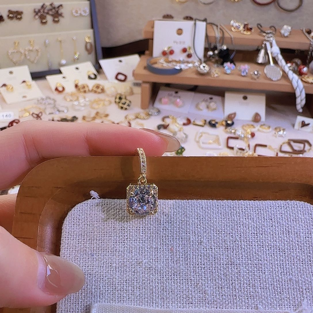 仿珍珠铜合金925银耳钉