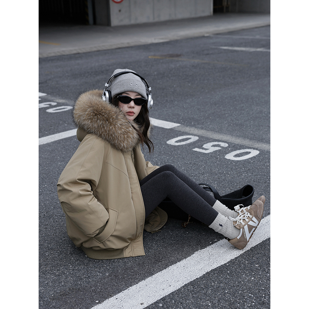 张贝贝 凛冬雪境 零下可穿 貉子毛90白鸭绒派克服