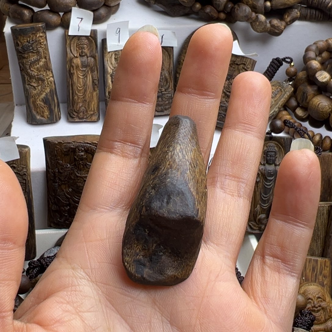 沉香沉香碎屑滁****树丁