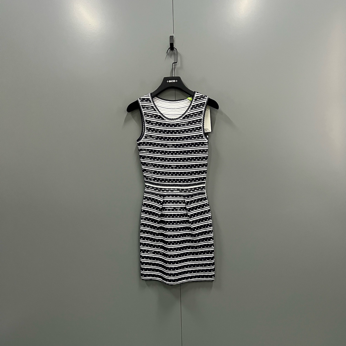 zz29 黑白条纹复古连衣裙 36码/95新/607271/无领标