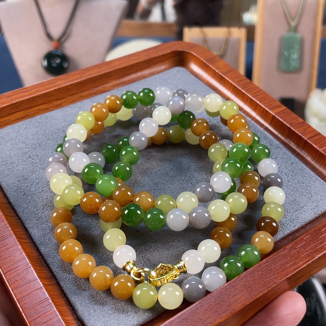 和田玉未镶嵌手串