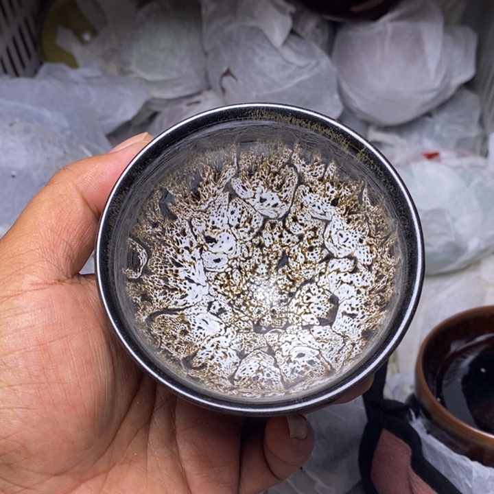 茶盏在家干的啥事不跟