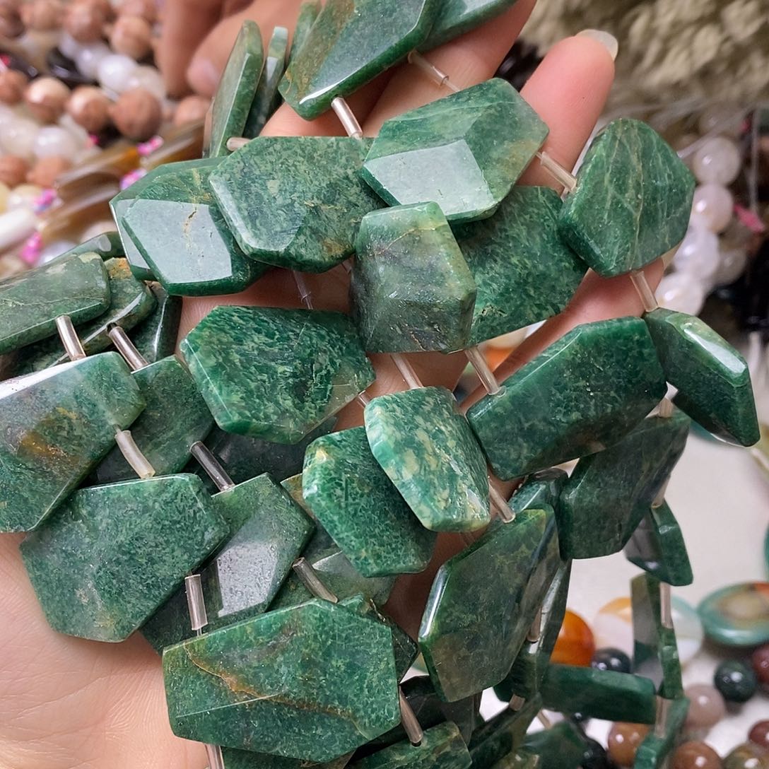 玛瑙/玉髓未镶嵌珠宝半成品非洲玉一条