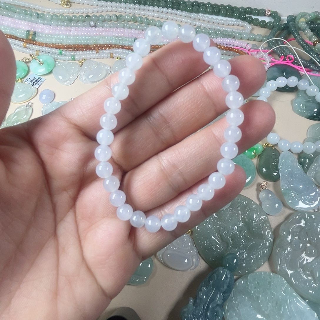 翡翠颈饰未镶嵌圆珠手串