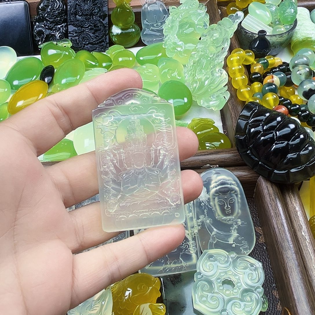 龙***伊岫玉未镶嵌吊坠(不含链)