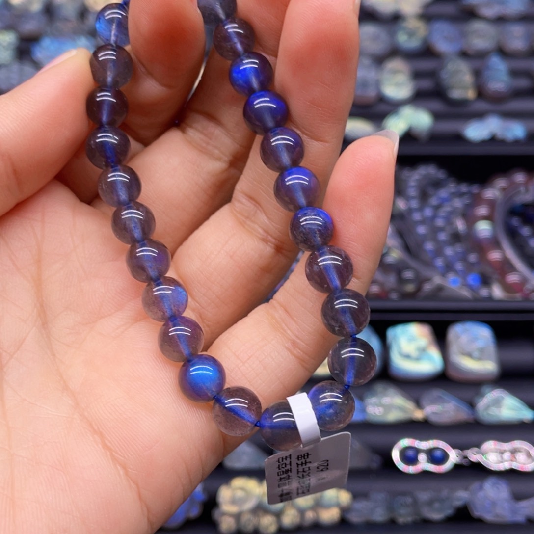 长石手串未镶嵌明**月7.8左右