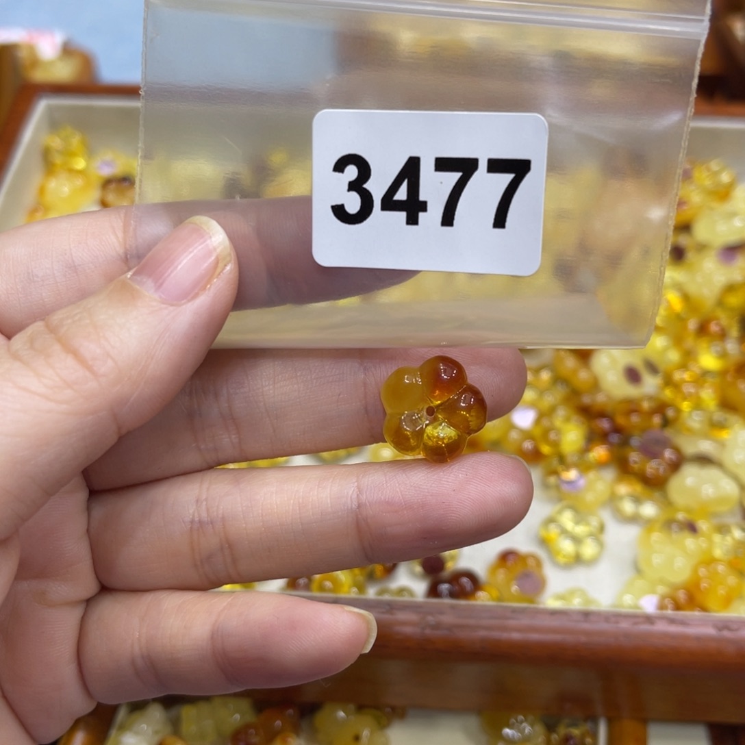 琥珀珠宝奇石未镶嵌