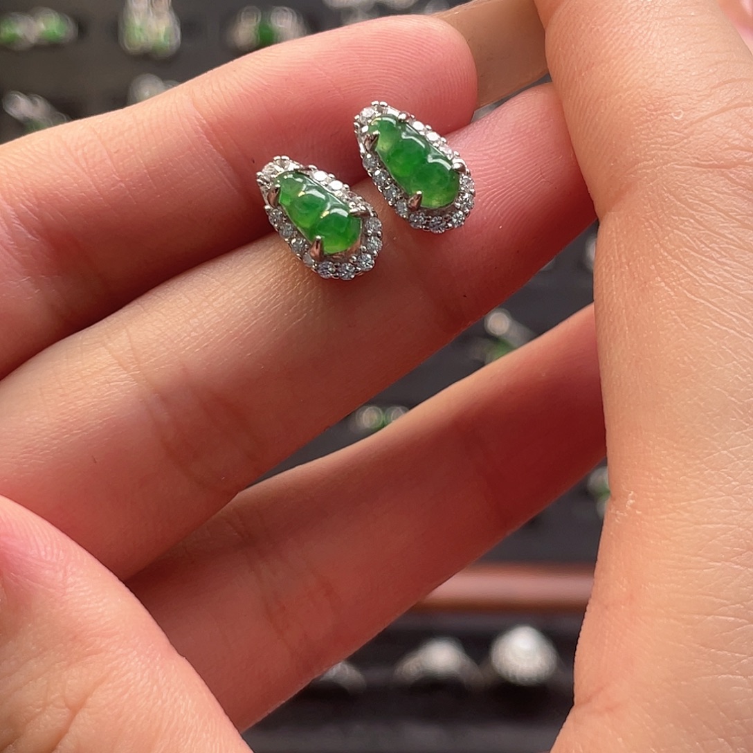 莳***花翡翠未镶嵌戒指耳钉