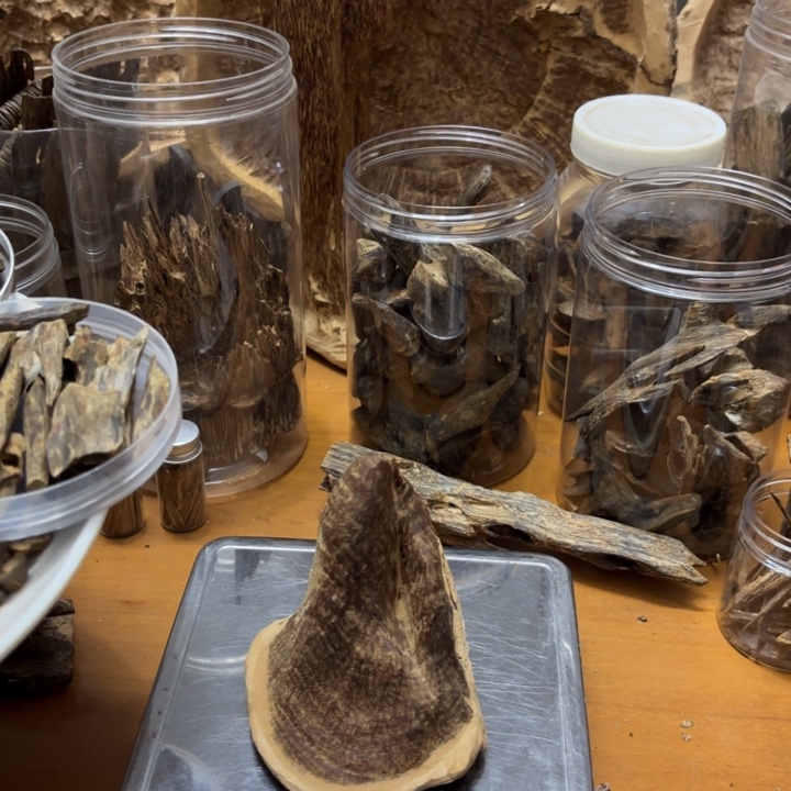 沉香碎屑沉香国香壳子摆件料，熏香原材料