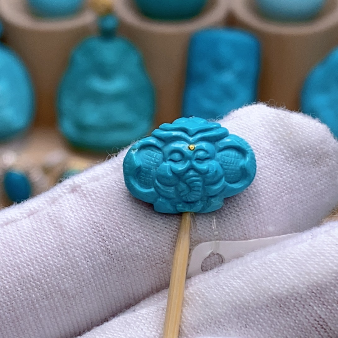 绿松石未镶嵌珠宝奇石