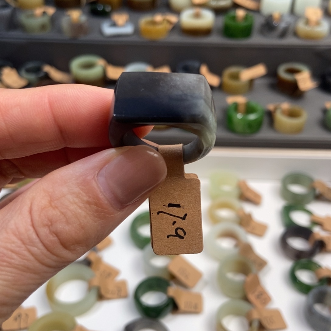 和田玉未镶嵌戒指