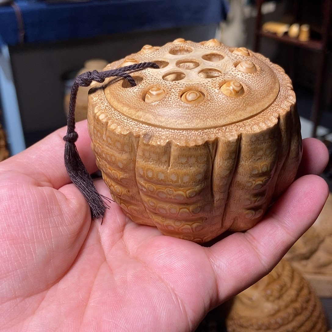 大***白竹精品竹根雕莲蓬香炉