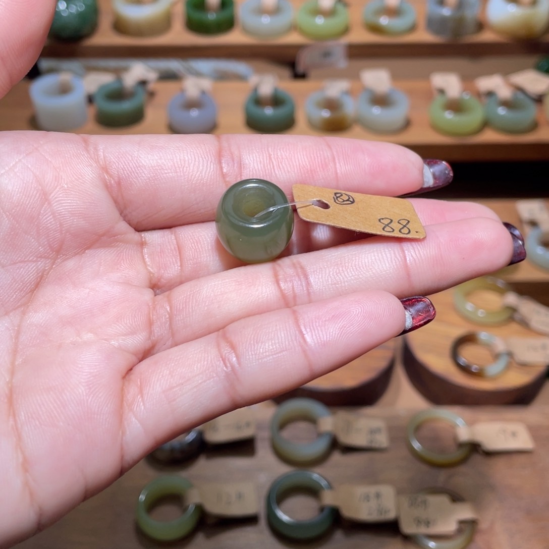 和田玉颈饰未镶嵌82