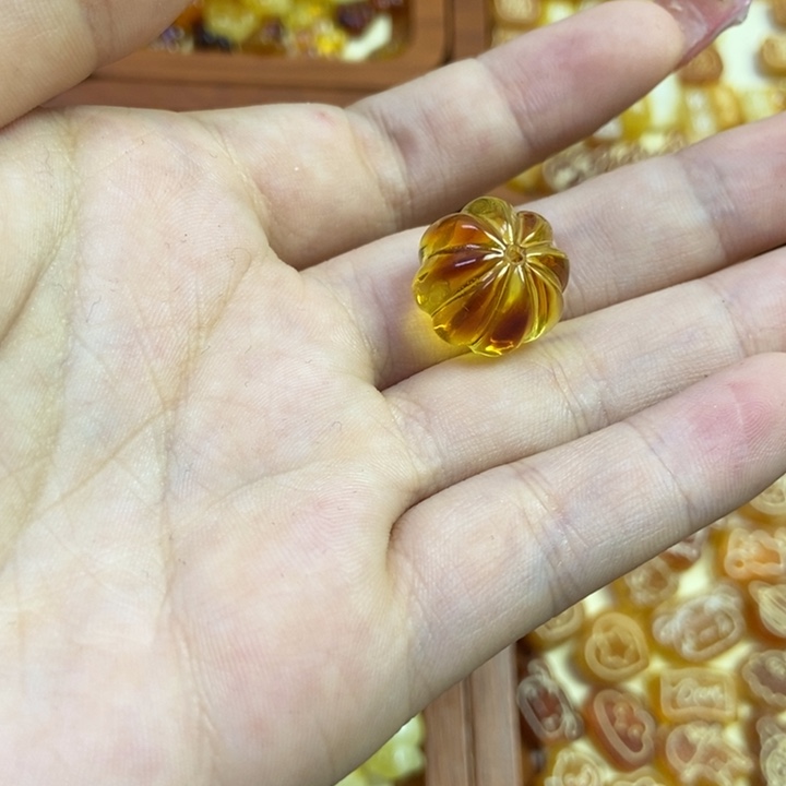 琥珀未镶嵌珠宝奇石南瓜