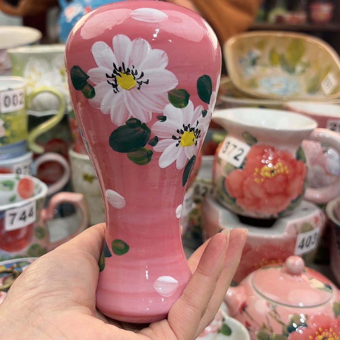 瓷片兔兔哈哈笑的