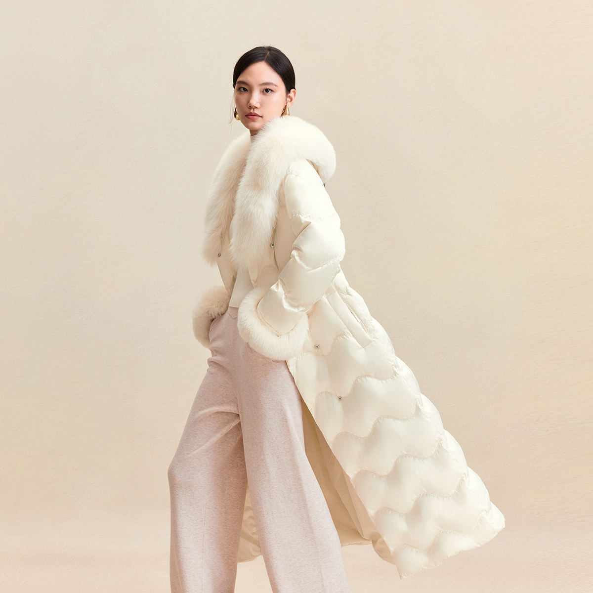 Vero Moda羽绒服2025冬季新款90白鸭绒狐狸毛长款时尚保暖女装