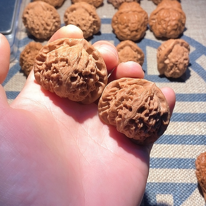 文玩核桃把件宫灯