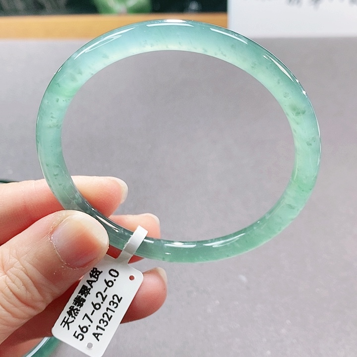 【闪购商品】翡翠手镯（圆镯）未镶嵌