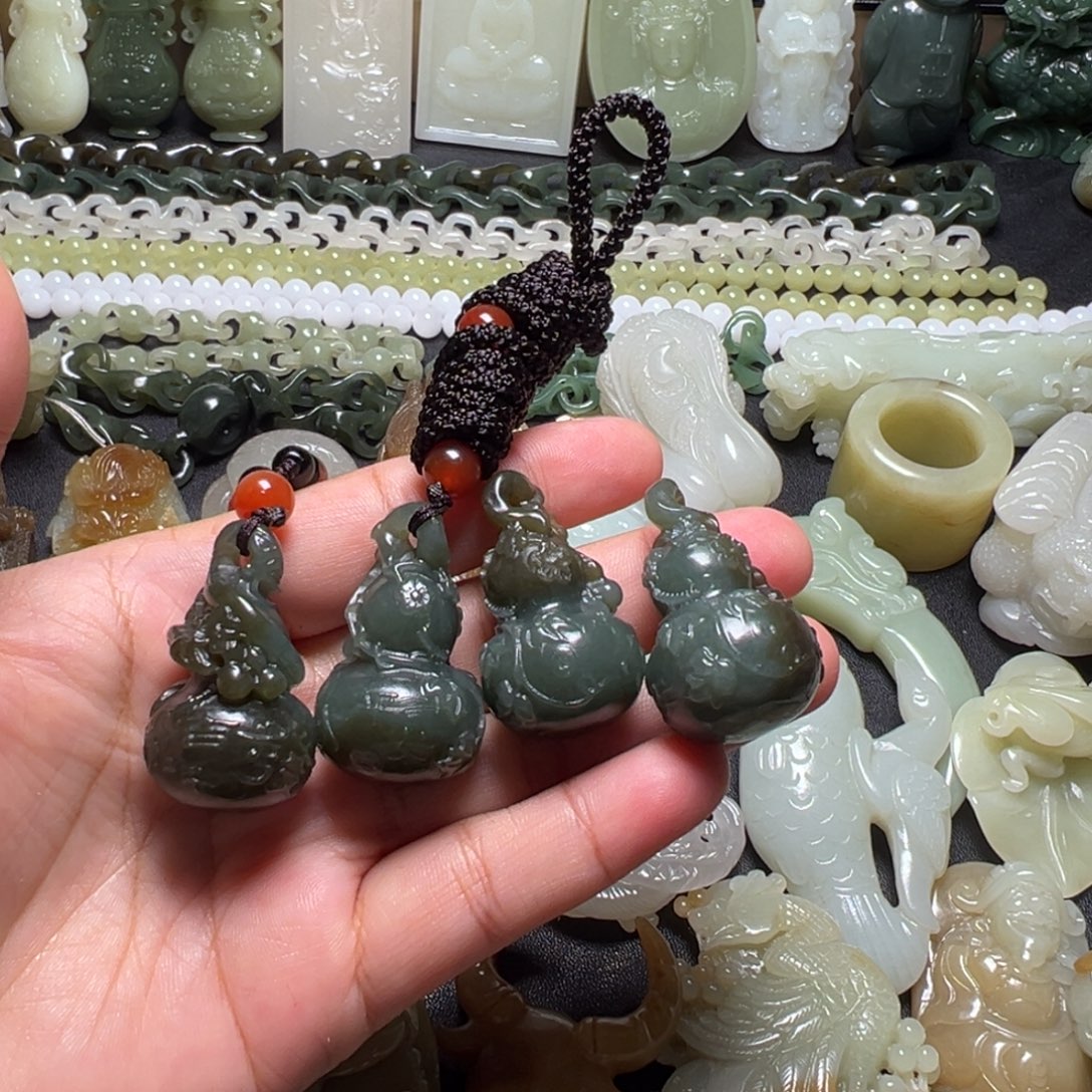 弯***强颈饰未镶嵌和田玉