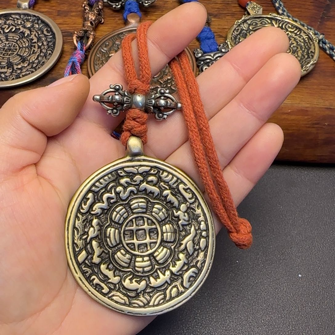 疯***侣泥塑藏传牌子……藏传牌子