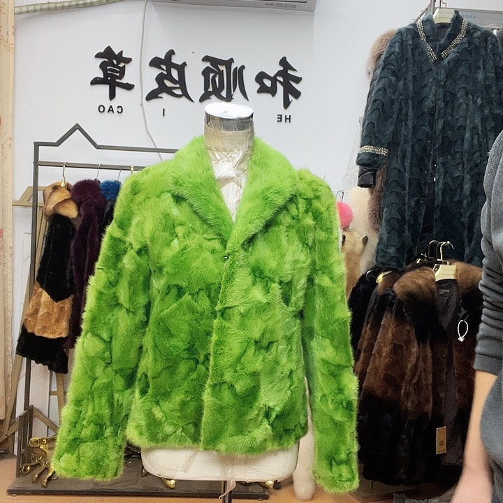 商场断码拼貂衣服