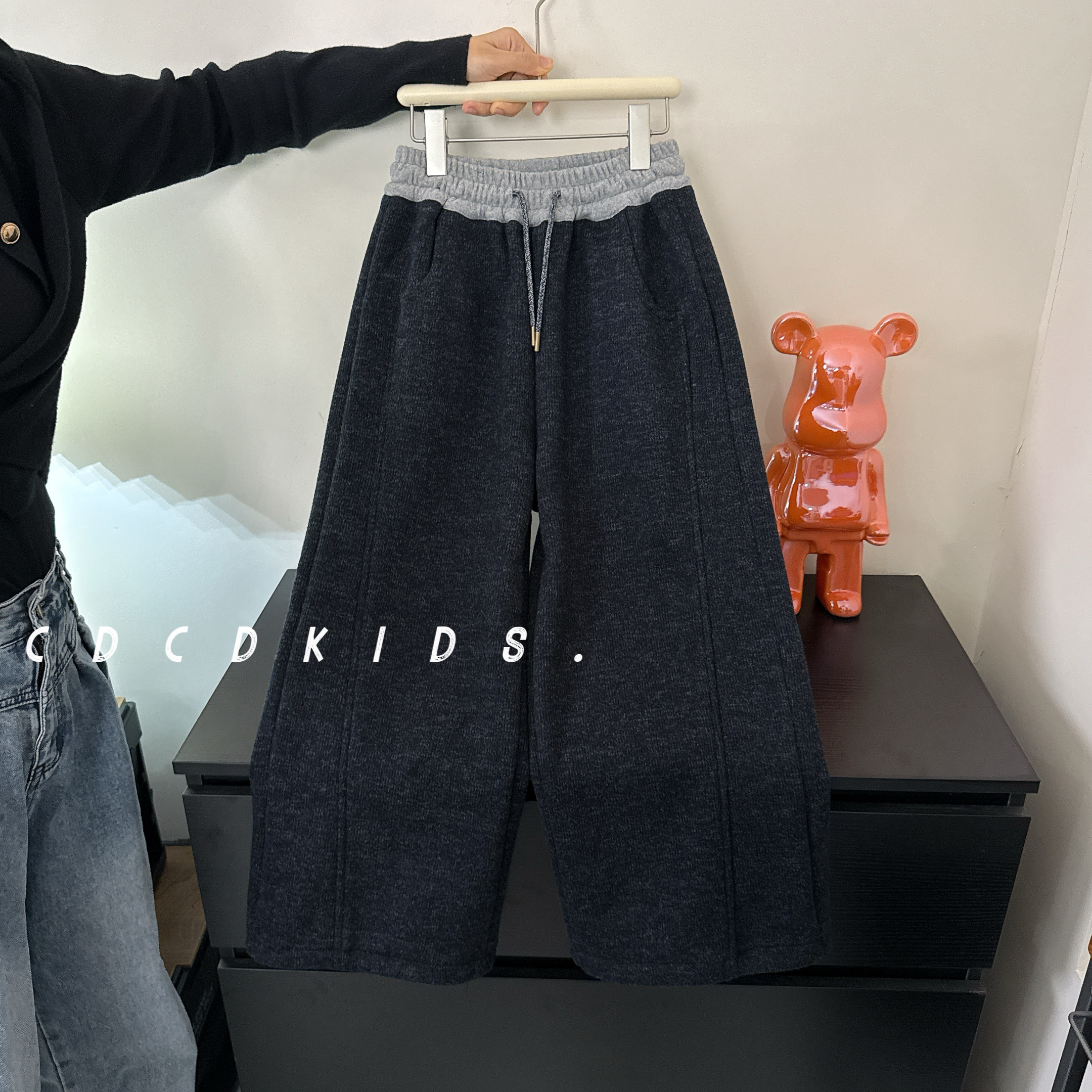 川度81038儿童卫裤冬装拼接百搭弯刀裤宽松有型男女童冬季休闲裤