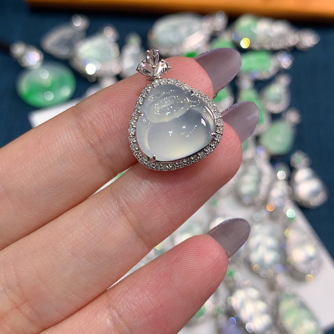 翡翠颈饰18K金镶嵌佛公