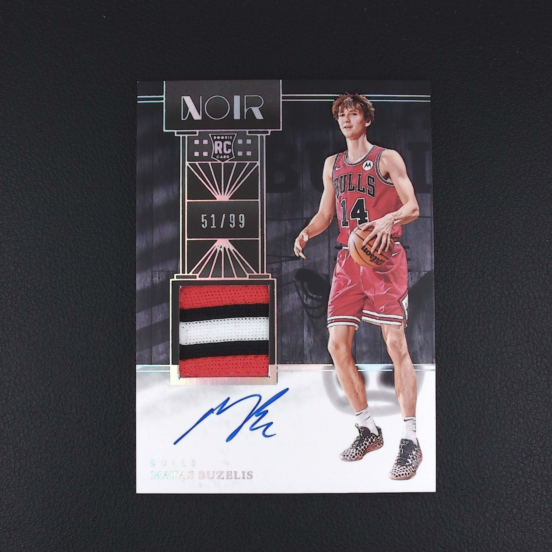 马塔斯·布泽利斯 99编 Noir 帕尼尼NBA国宝手提球星卡 