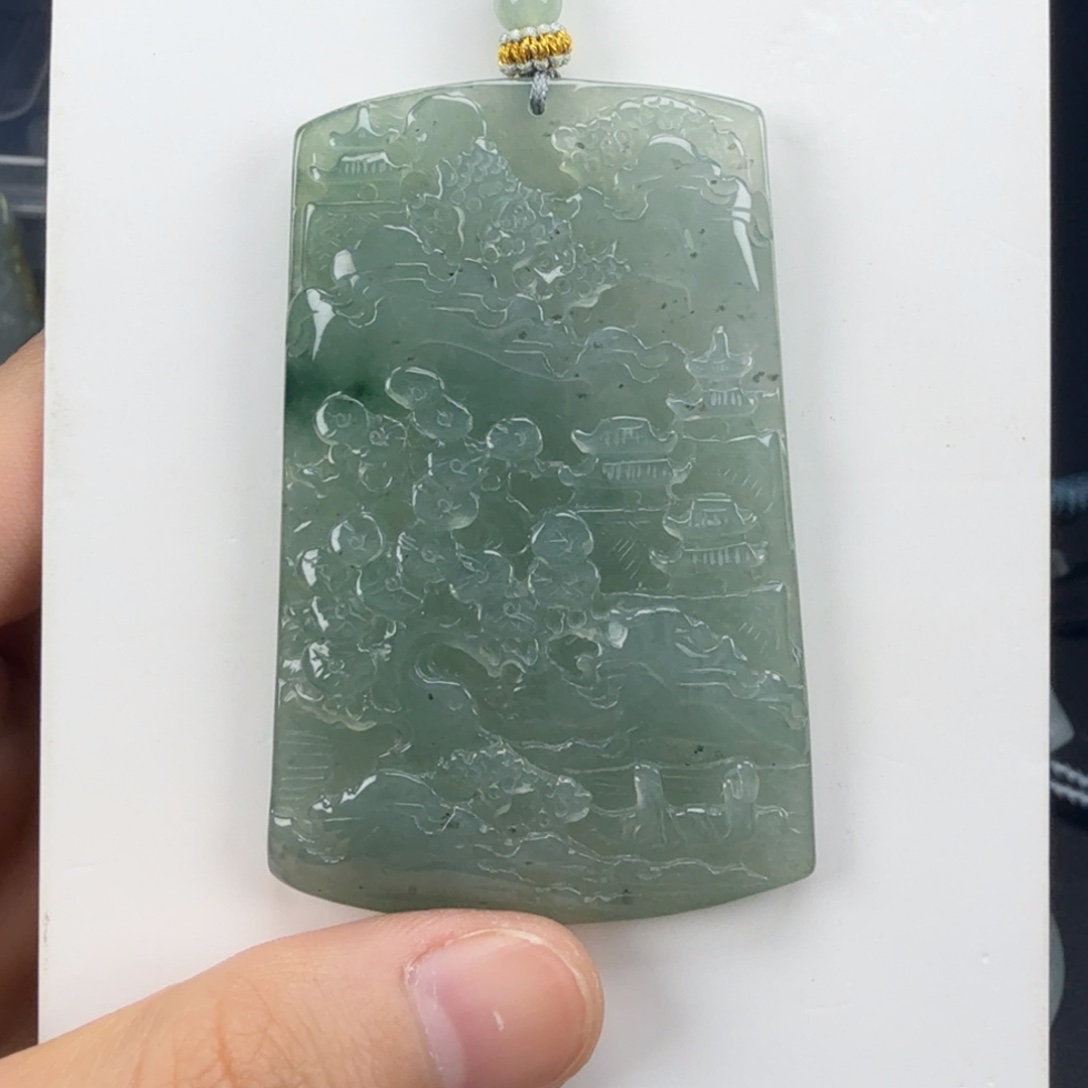 翡翠挂件未镶嵌翡翠