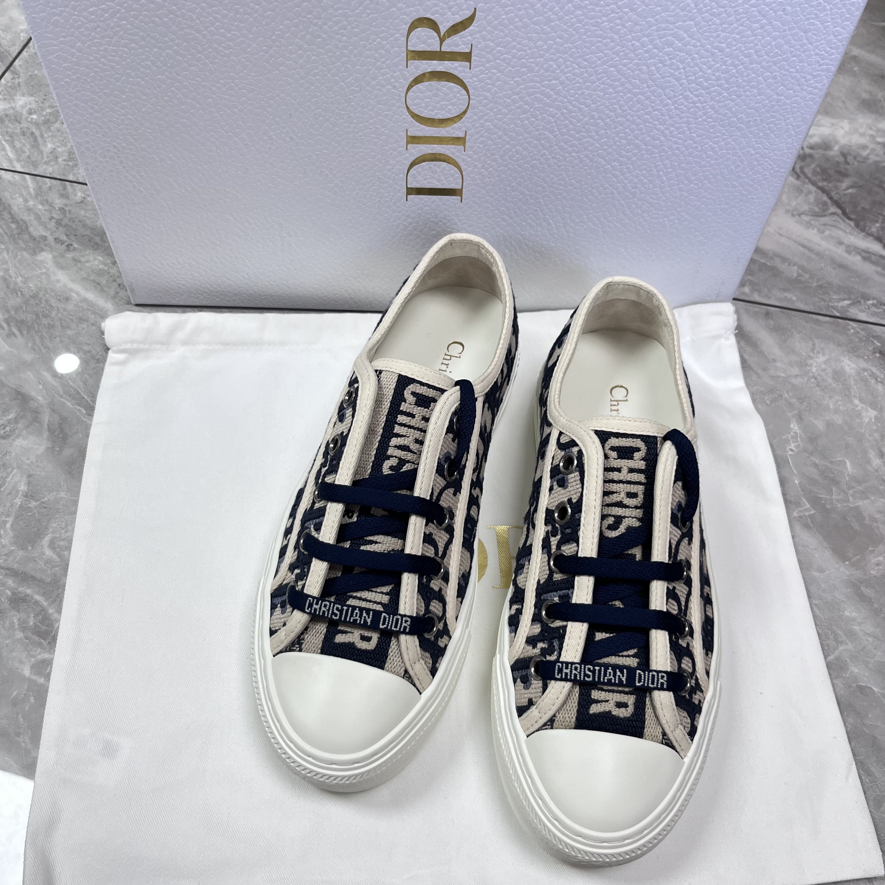 未使用 DIOR/迪奥 36.5码！oblique满印低帮板鞋蓝色女鞋平底时尚
