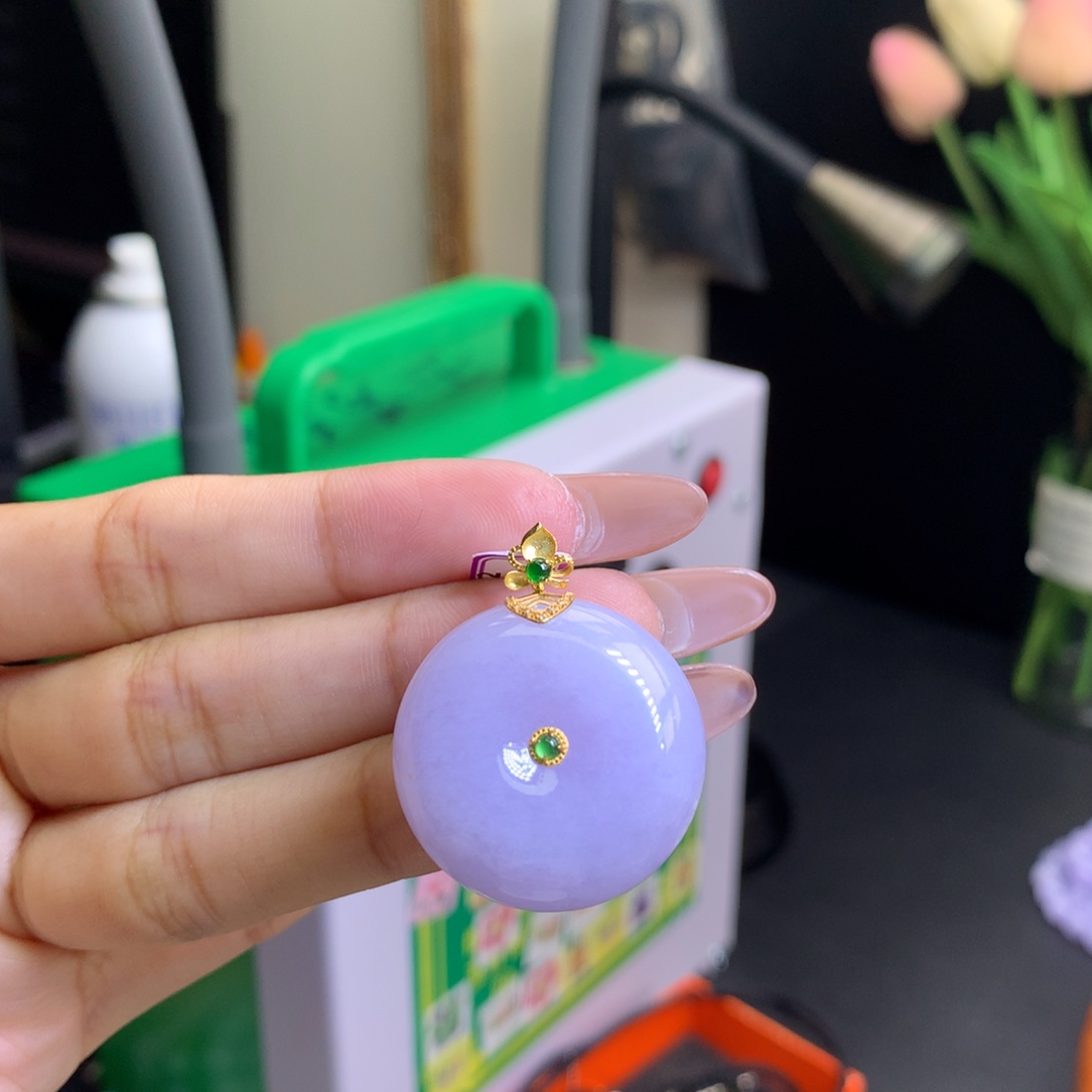 翡翠18K金镶嵌颈饰