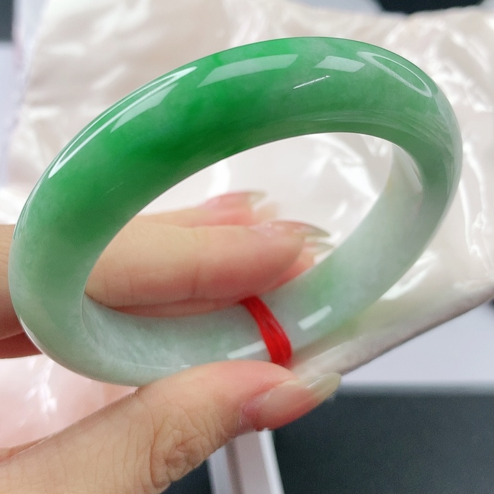 未镶嵌手镯翡翠，780
