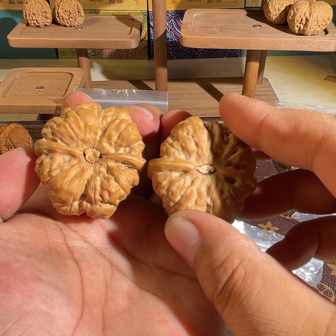 蓝***纺文玩核桃把件1218