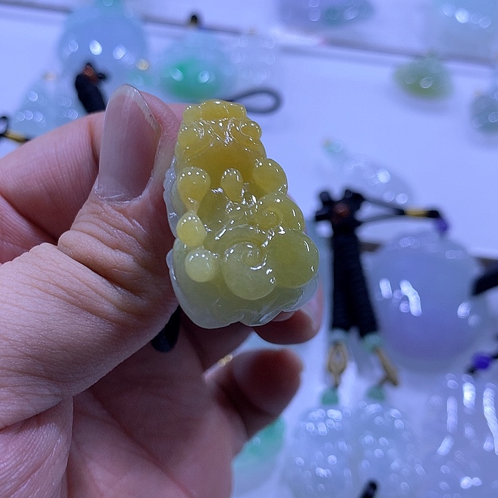 翡翠颈饰未镶嵌天然翡翠A货吊坠