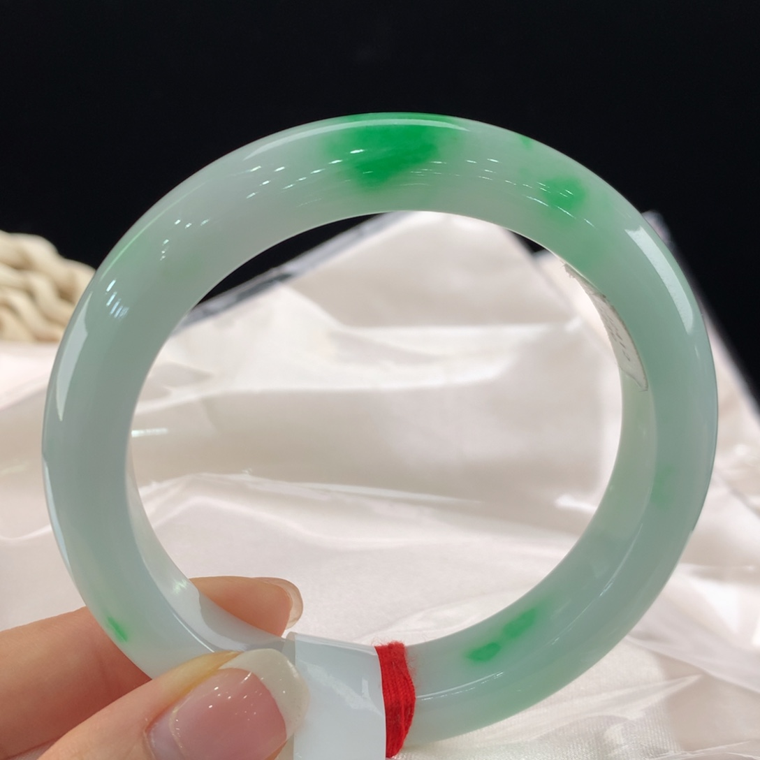 翡翠手镯未镶嵌111-0239