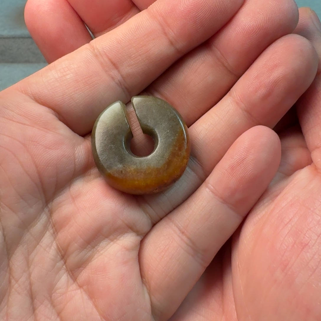 传***承和田玉未镶嵌挂件