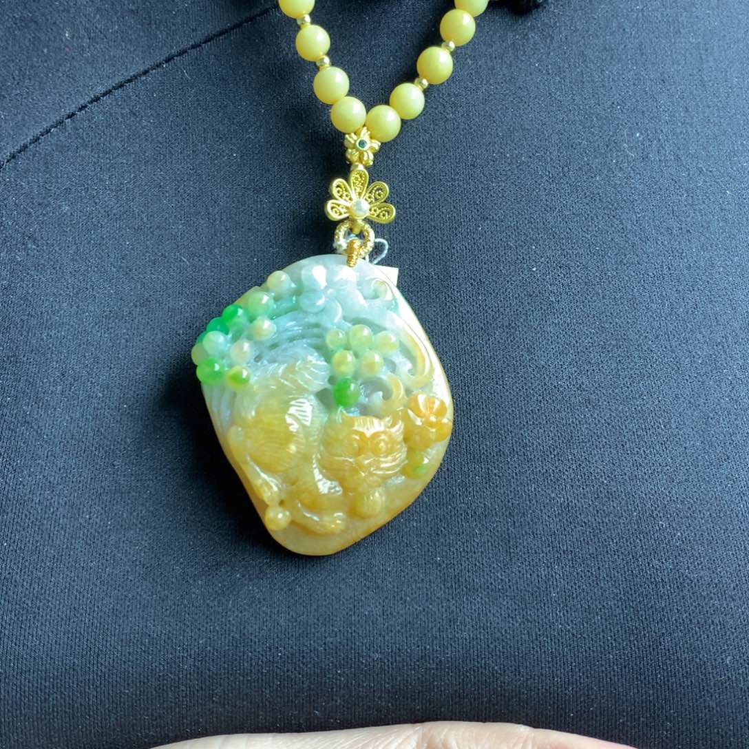 翡翠颈饰未镶嵌翡翠