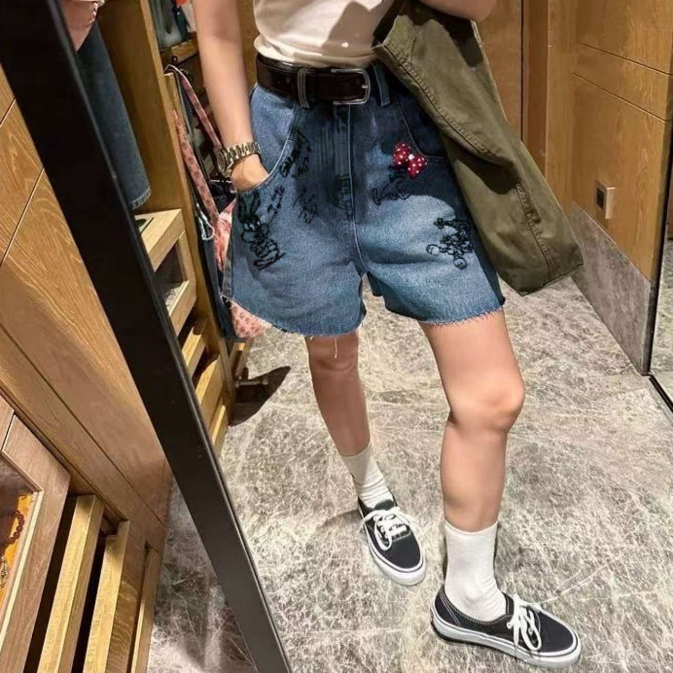 Z.X   复古水洗刺绣穿珠牛仔四分裤  9706（K1）