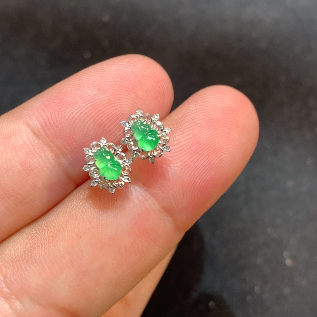 翡翠耳饰18K金镶嵌耳钉