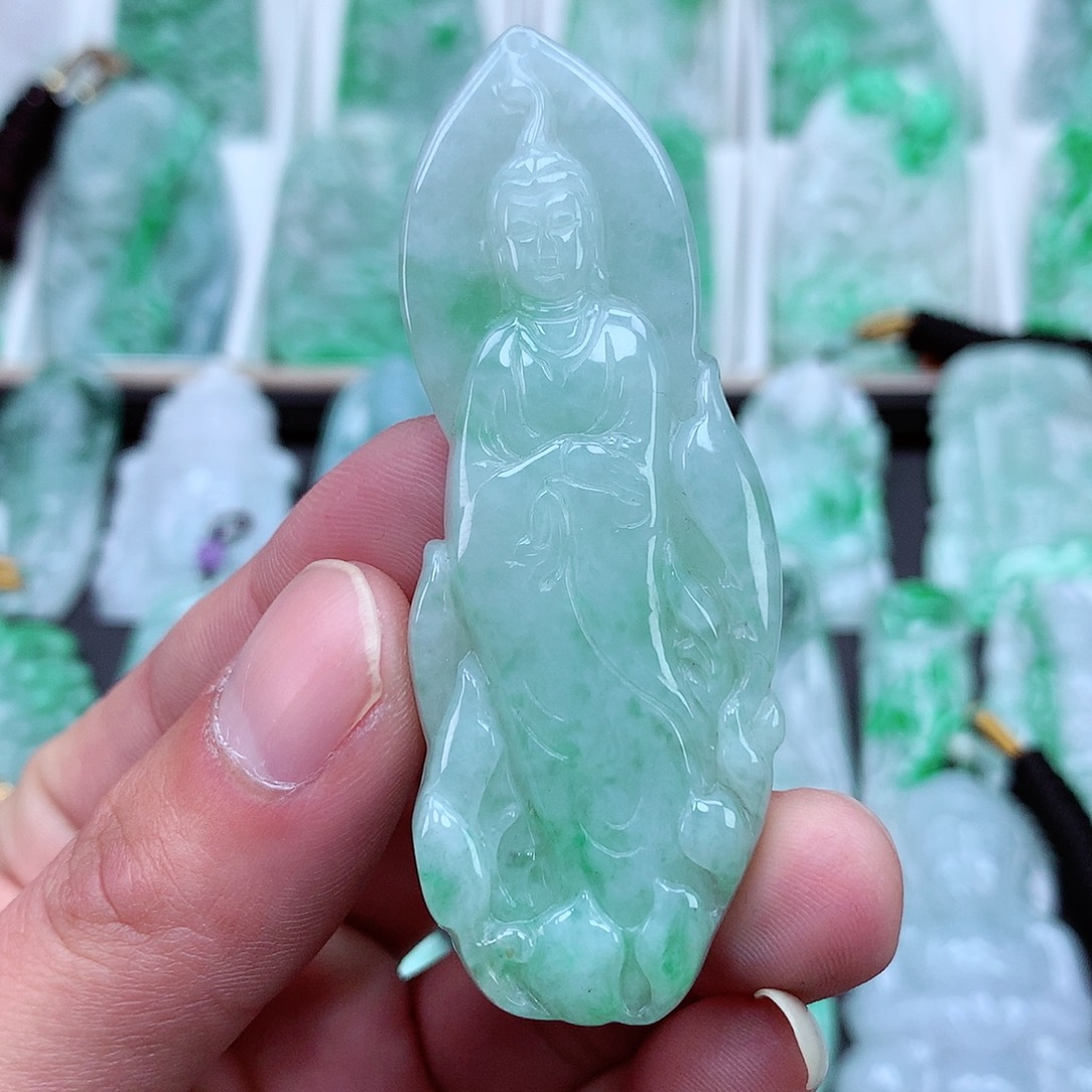 翡翠颈饰未镶嵌翡翠吊坠