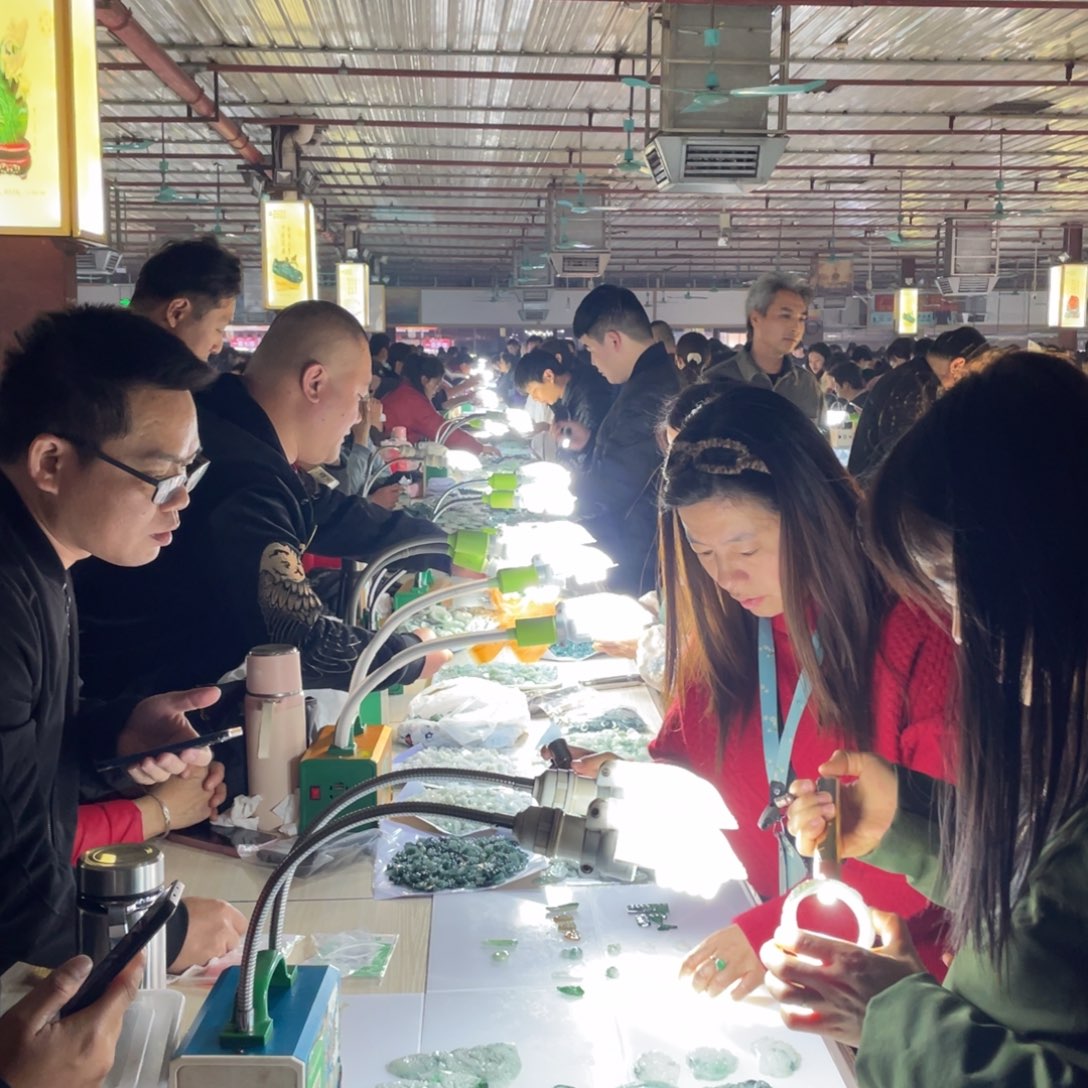 定制翡翠未镶嵌报题材，报预算