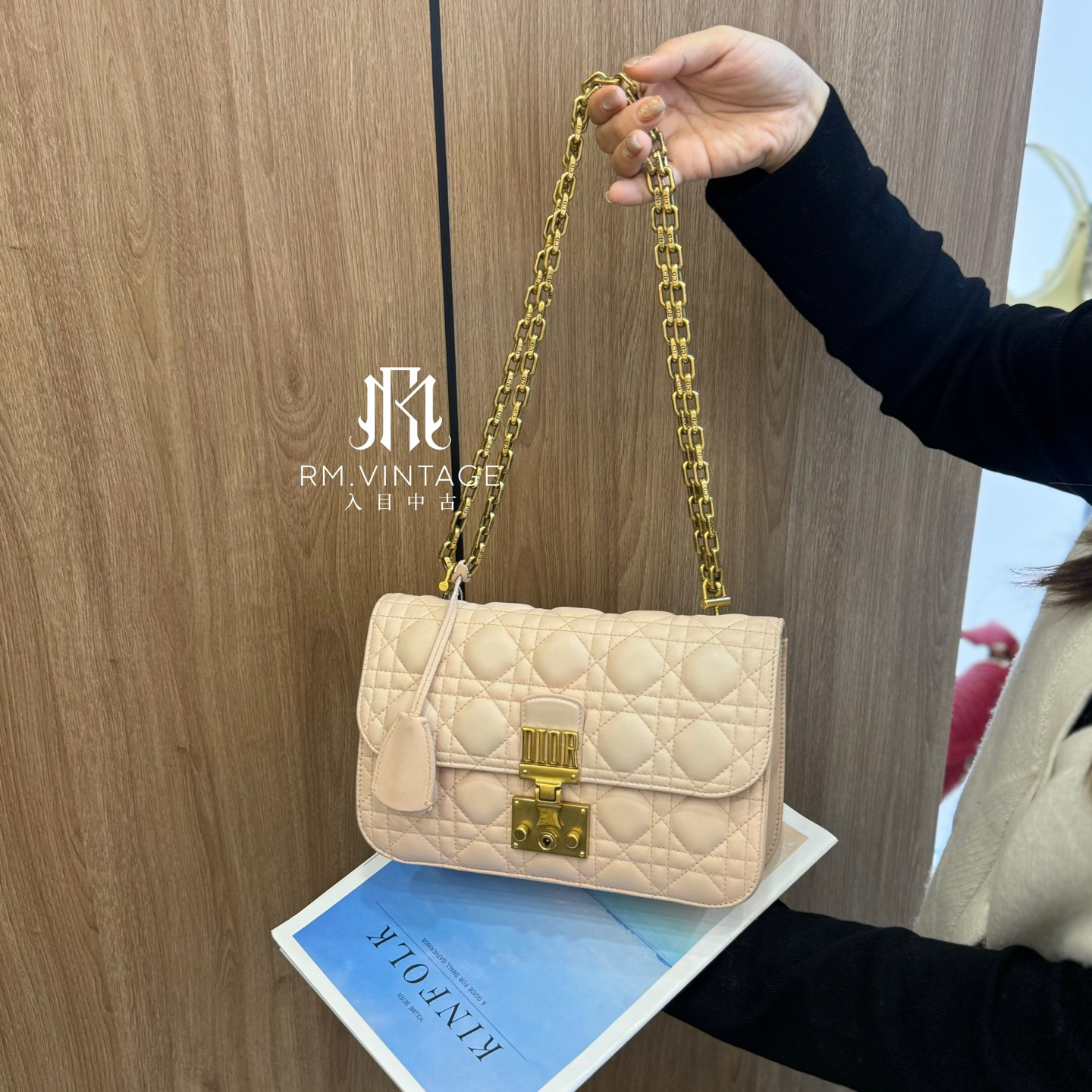 95新 DIOR/迪奥 入目 裸粉色addict 链条单肩包26598