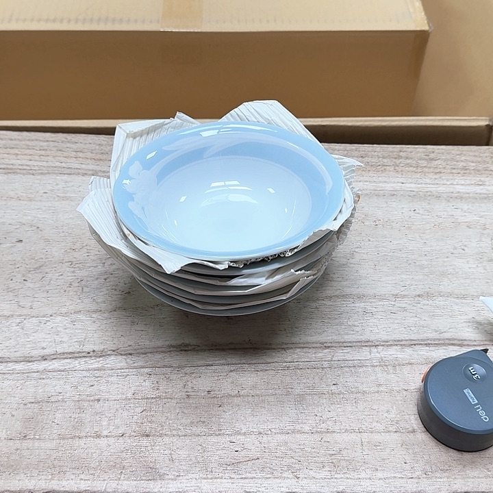 瓷片瓷器。                  