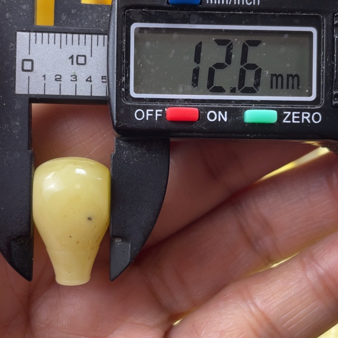 蜜蜡未镶嵌裸石9杂