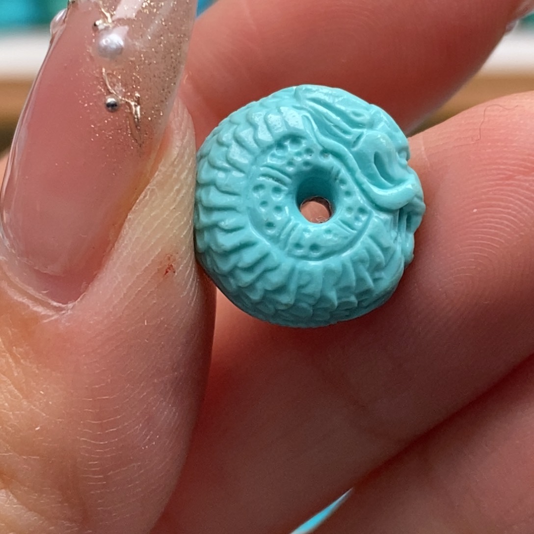 绿松石颈饰未镶嵌